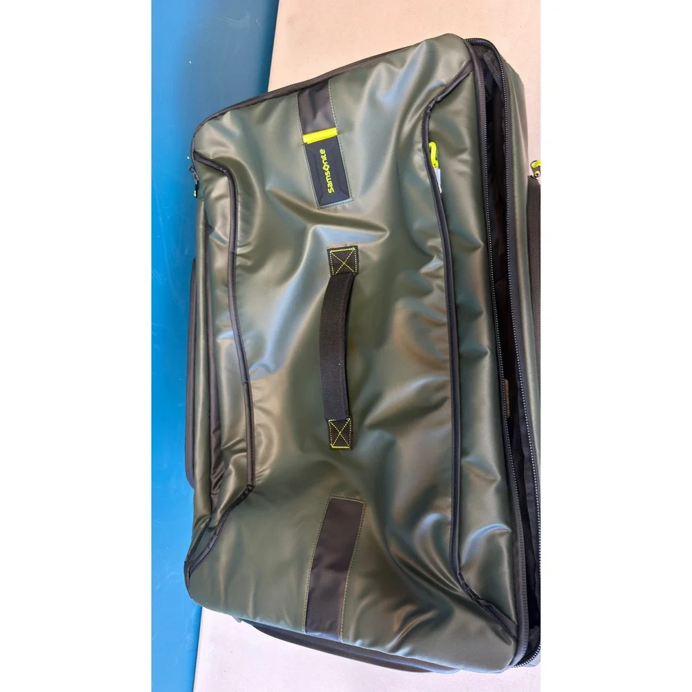 Samsonite Paradiver Light 67/24 Wheeled Duffle Bag Jungle Green 157003-1466
